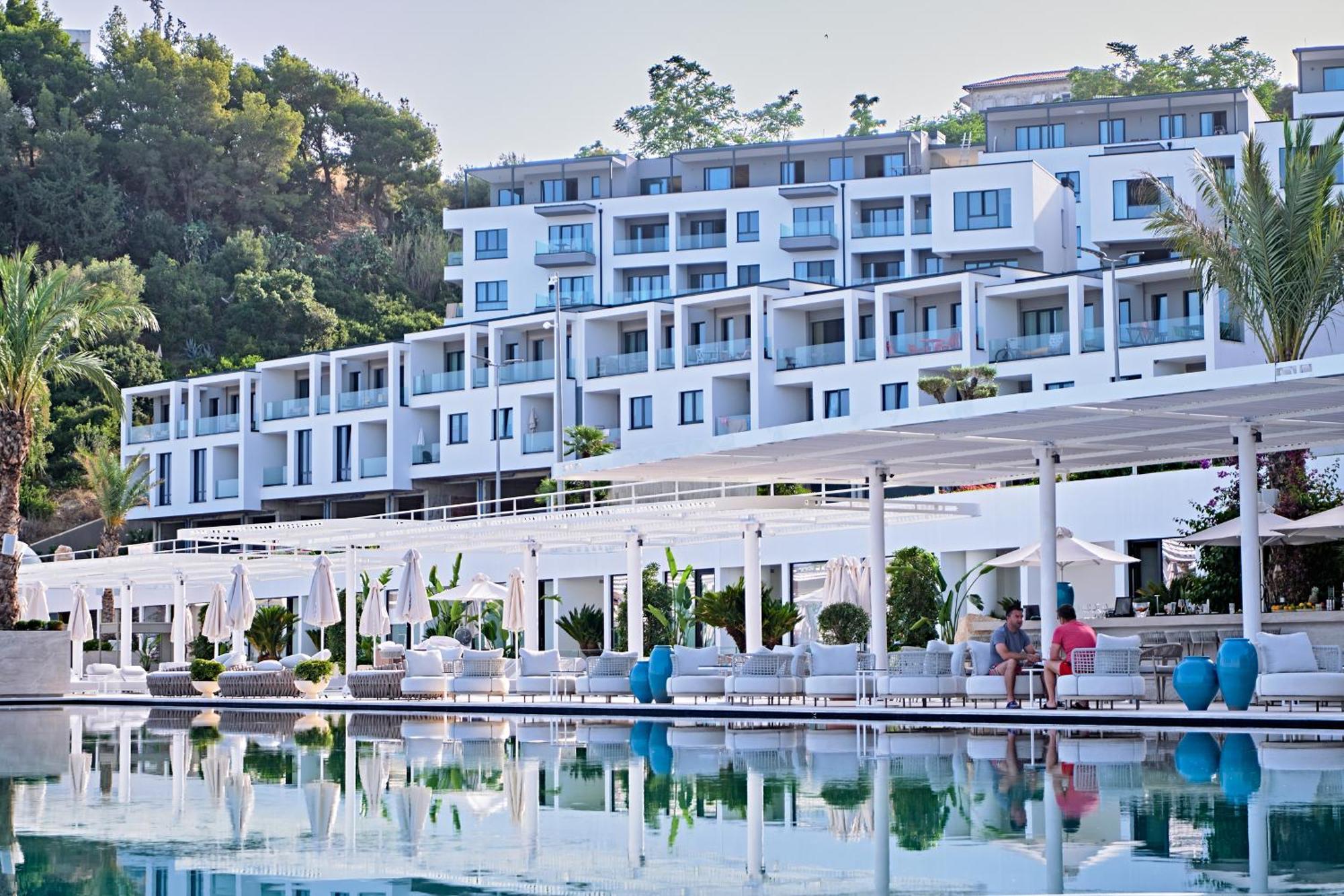 Azar Luxury Suites Vlorë Exteriör bild