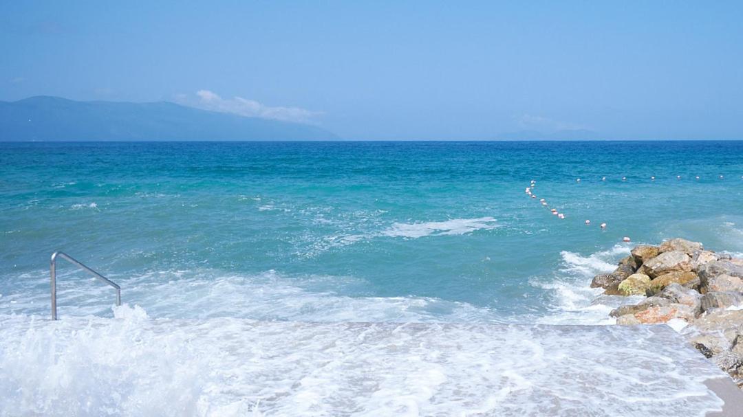 Azar Luxury Suites Vlorë Exteriör bild