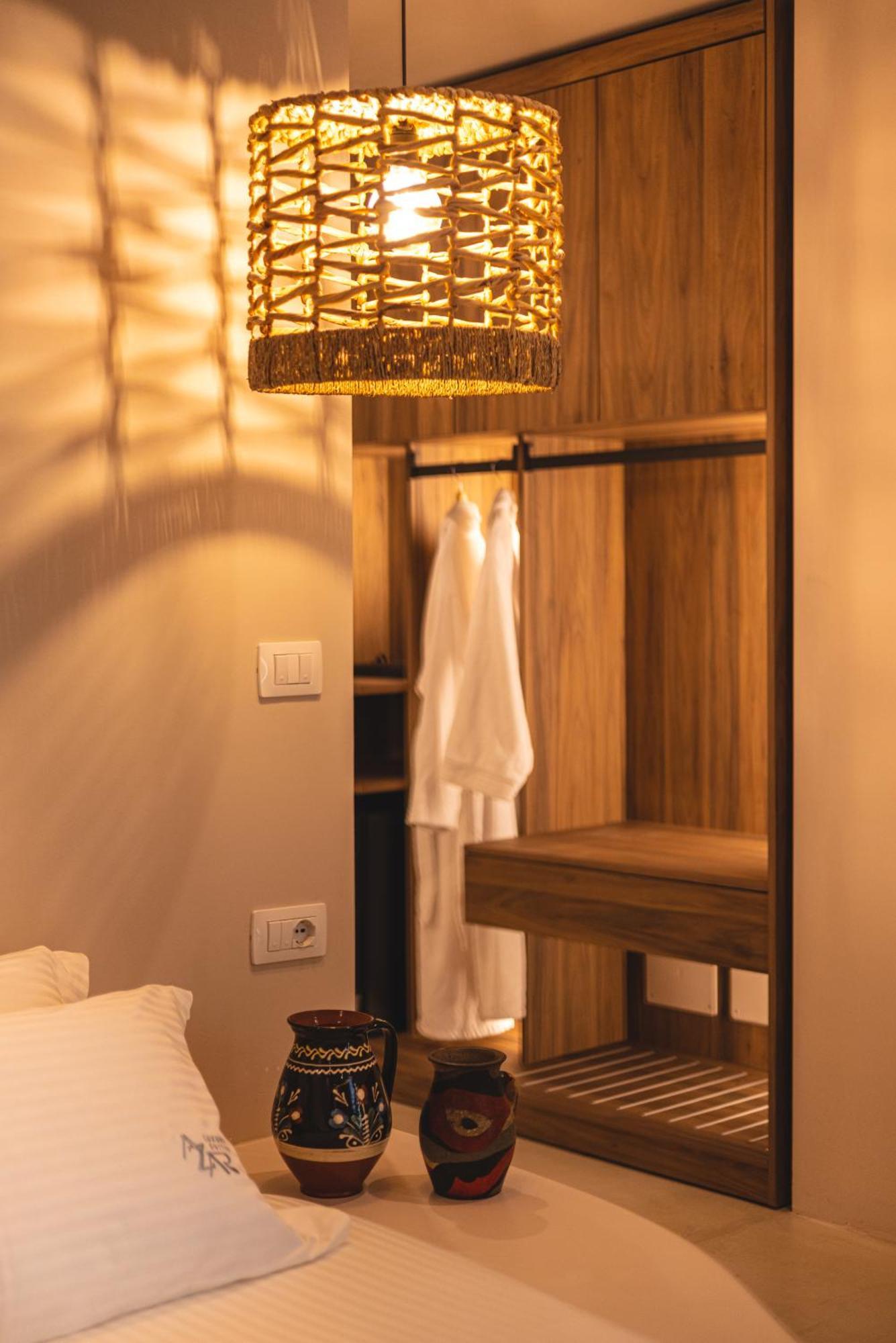Azar Luxury Suites Vlorë Exteriör bild