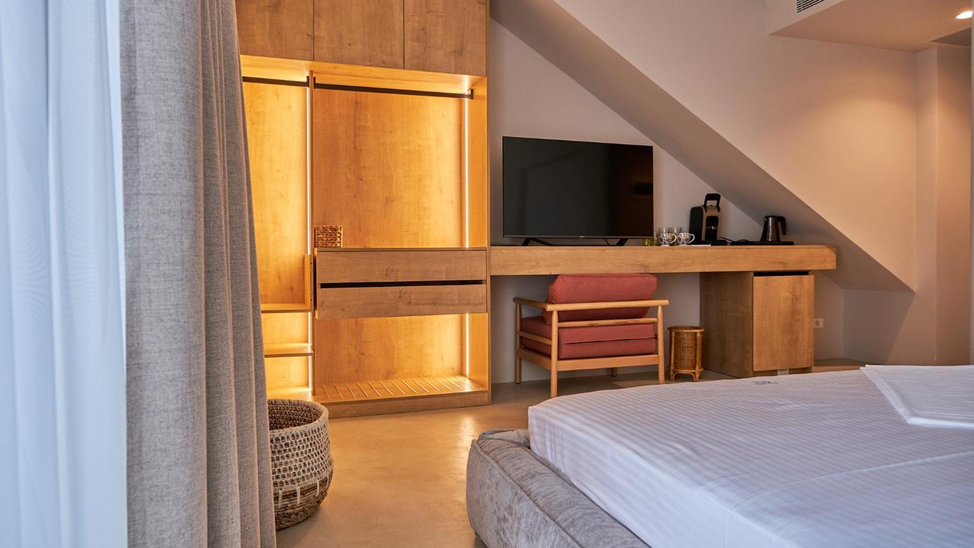 Azar Luxury Suites Vlorë Exteriör bild