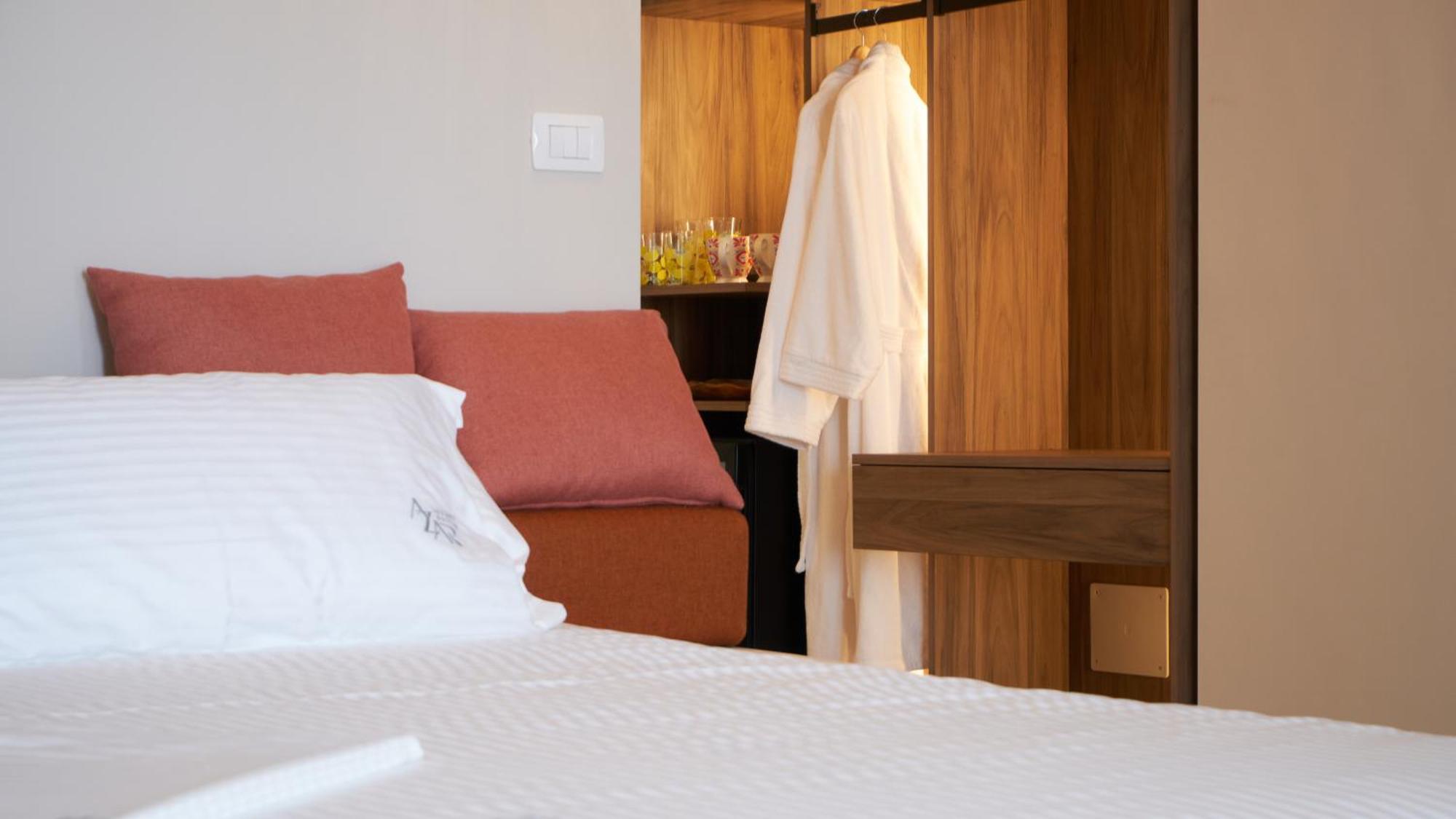 Azar Luxury Suites Vlorë Exteriör bild